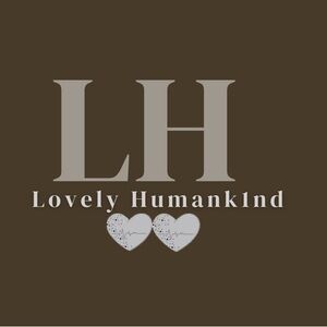 Made in Italy 100% Linen light denim blue wash sleevesless top. P2P-19.5”.